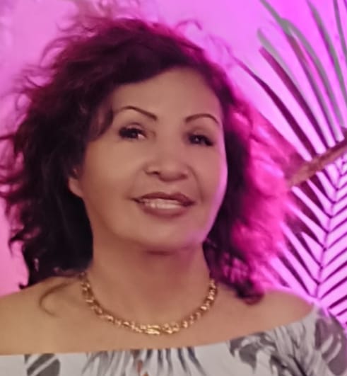 Periodista, Lic. Sara Torres Lovaton, larga trayectoria profesional, directora de la Revista lnternacional bilingüe Imágenes Perú Mundo desde el año 2009..ahora en versión digital..www.imagenesperumundo.com
